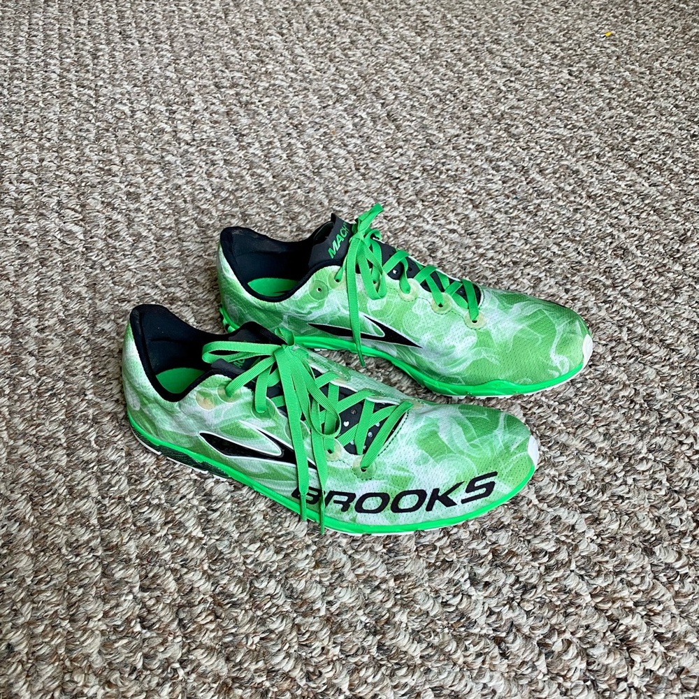 Brooks Mens Athletic Shoes Bright Green with Black Accents